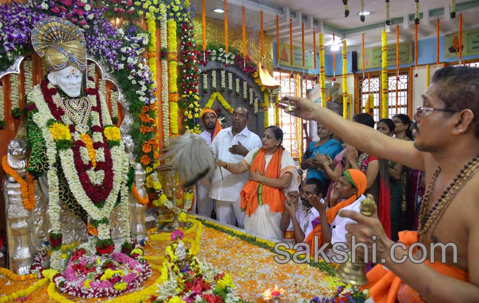 guru pournami celebrations in temples5