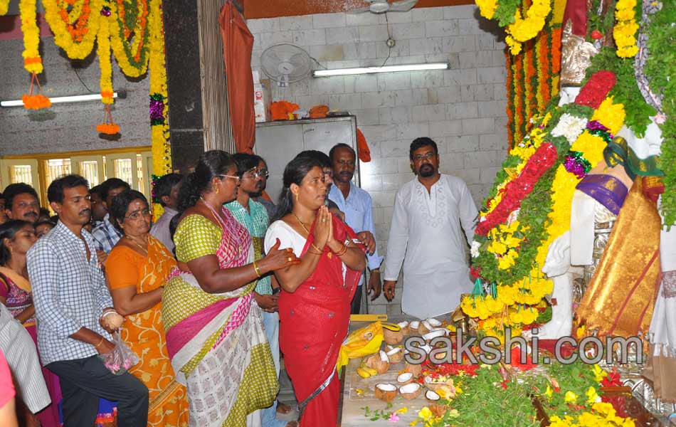 guru pournami celebrations in temples13