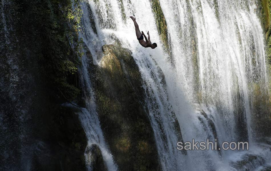 Bosnia Waterfall Jumping7