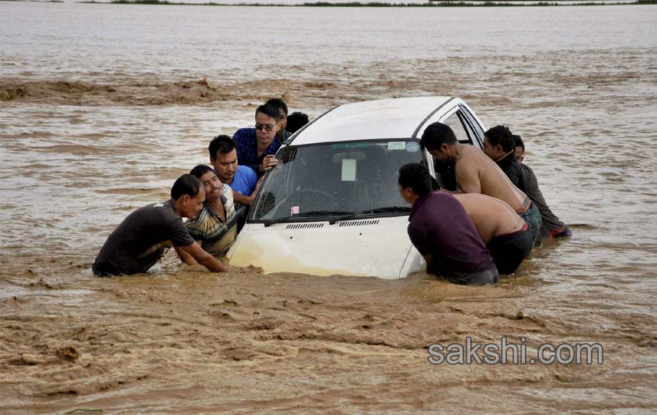 Heavy rains in Imphal12