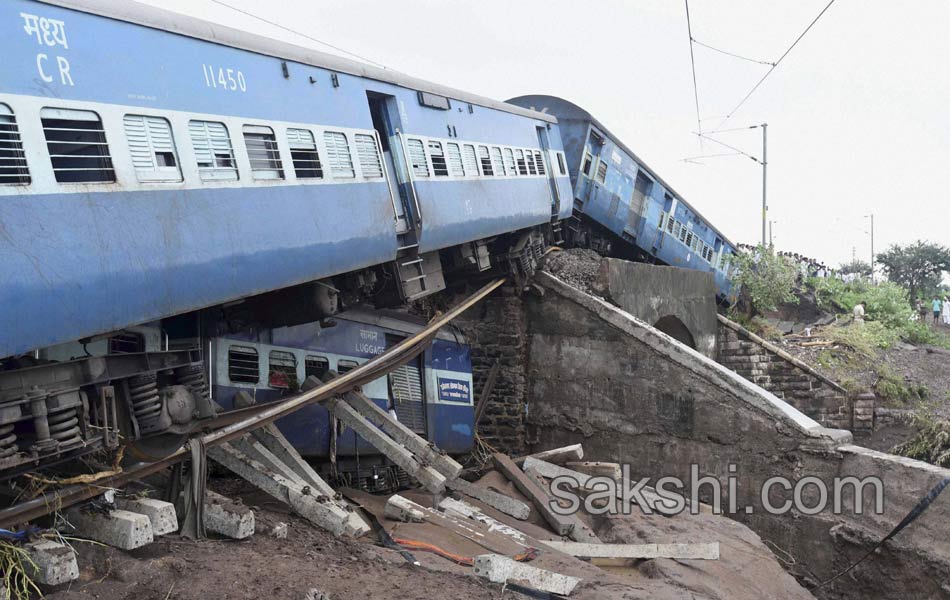 train accidents in Madhya Pradesh - Sakshi1