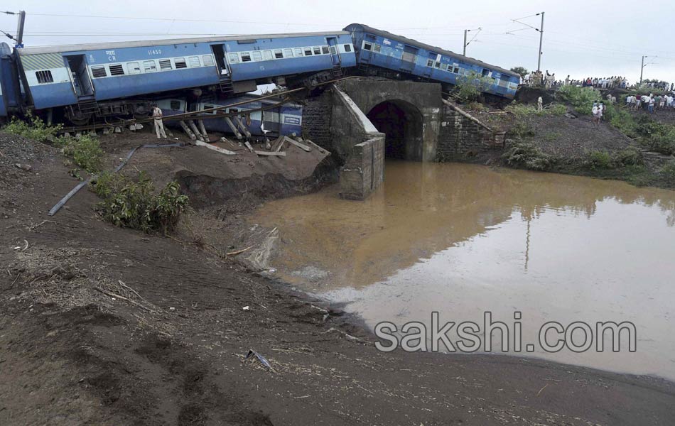 train accidents in Madhya Pradesh - Sakshi9