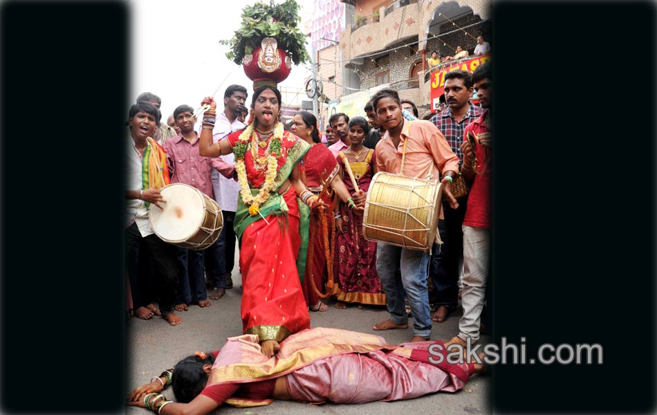 bonalu in hyderabad - Sakshi16