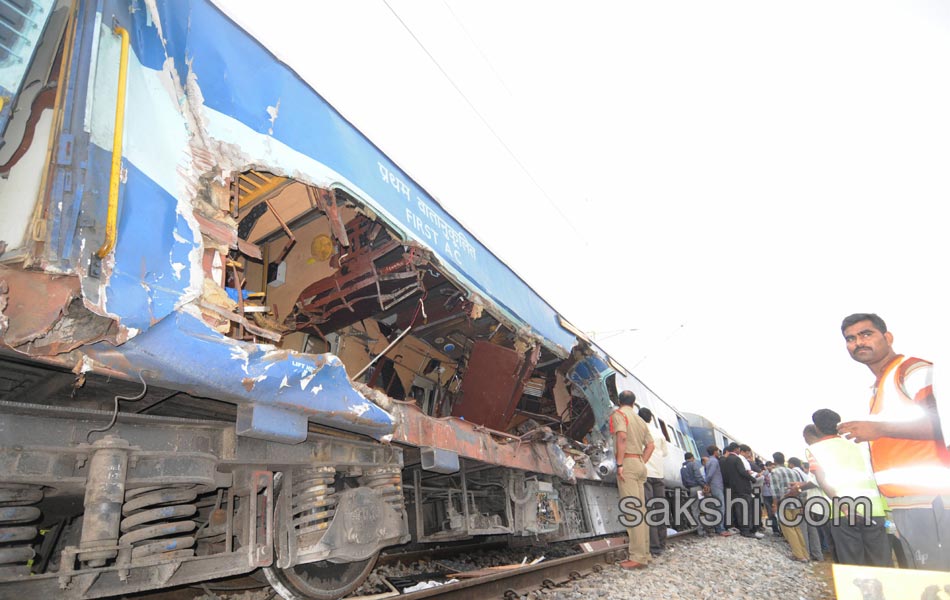 train accident in ananthapuram - Sakshi7