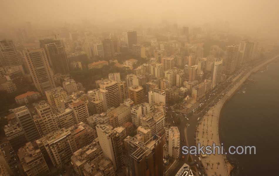 Unseasonal sandstorm hits Lebanon Syria22