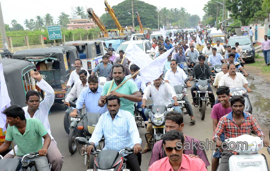 YS jagan mohan reddy tourn in Bandar district - Sakshi12