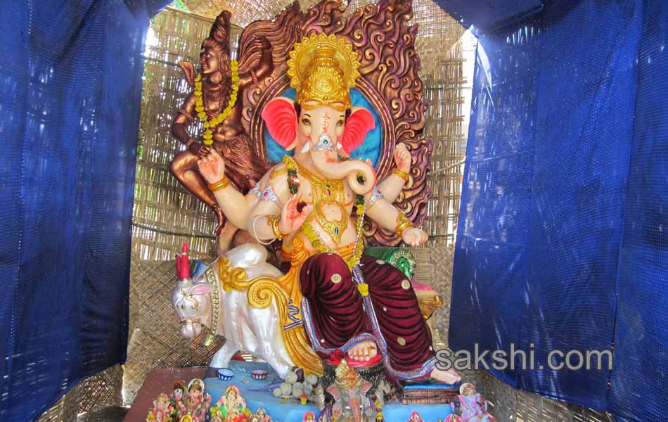 ganesh chaturthi celebrations in Nizamabad district on second day9