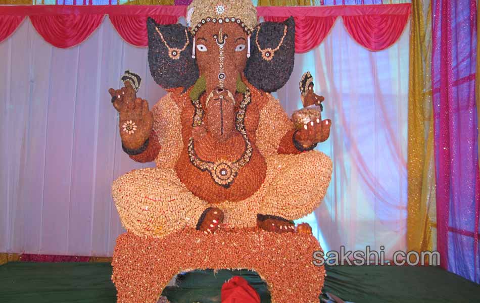 ganesh chaturthi celebrations in Nizamabad district on second day10