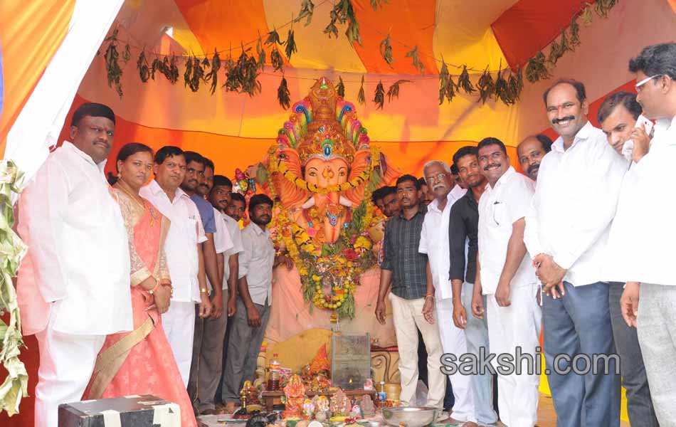 ganesh chaturthi celebrations in nalgonda district onThird day - Sakshi6