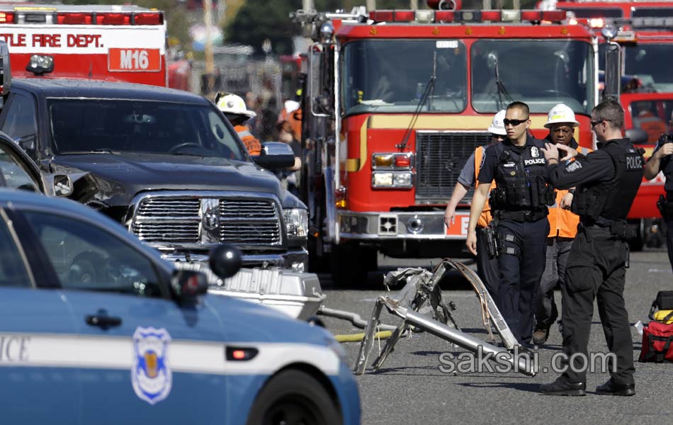 Seattle Tour Bus Crash11