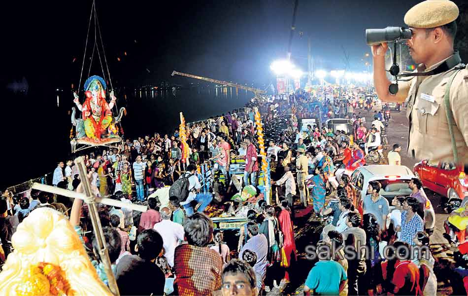 God Ganesh sobhayatra To tight security32