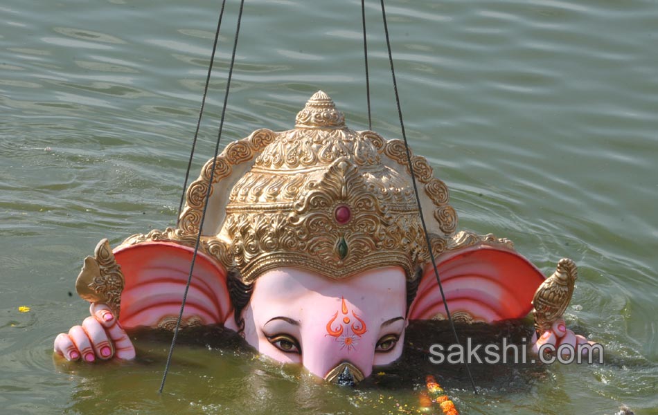 ganesh immersion 2015 hyderabad - Sakshi16