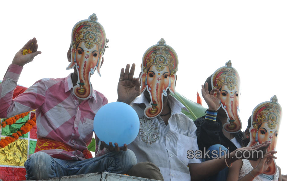 ganesh immersion 2015 hyderabad - Sakshi12