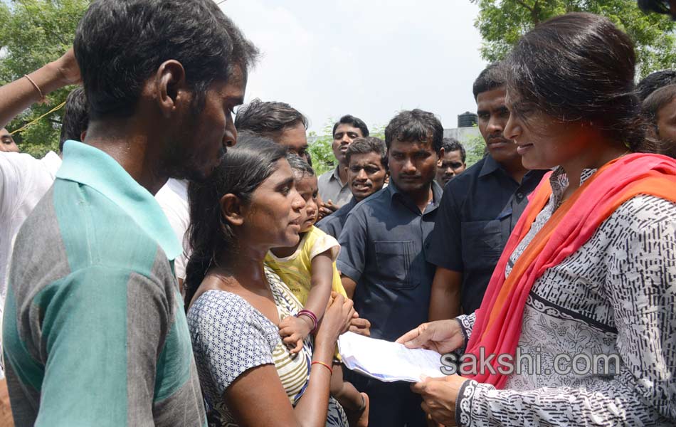 YS sharmila tour in karimnagar district8