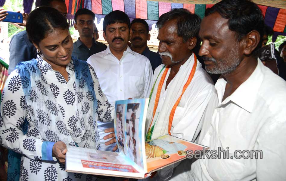 ys sharmila paramarsha yatra in adilabad district - Sakshi14