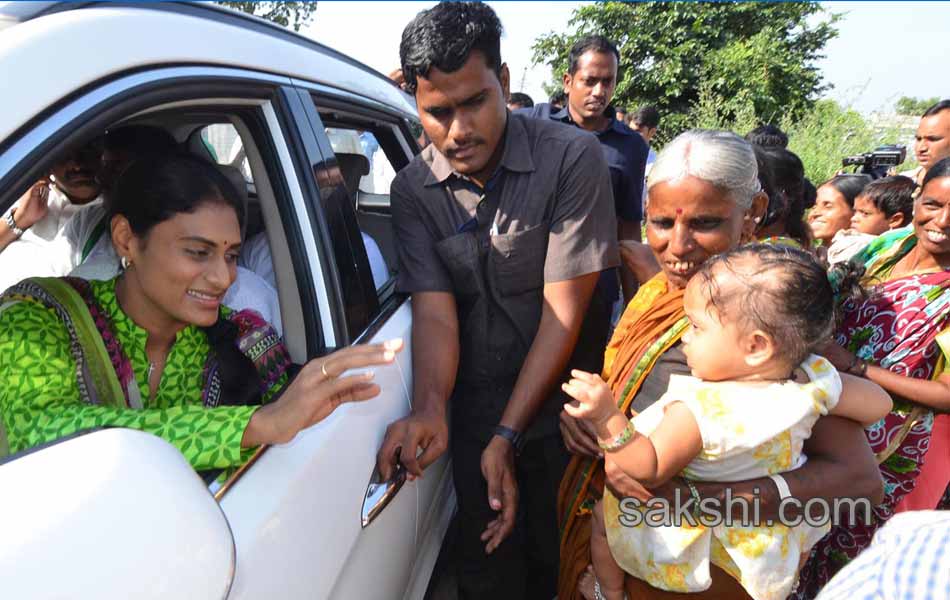 YS Sharmila Paramarsha yatra in Nizamabad - Sakshi8