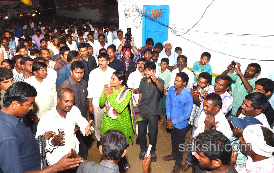 YS Sharmila Paramarsha yatra in Nizamabad - Sakshi15