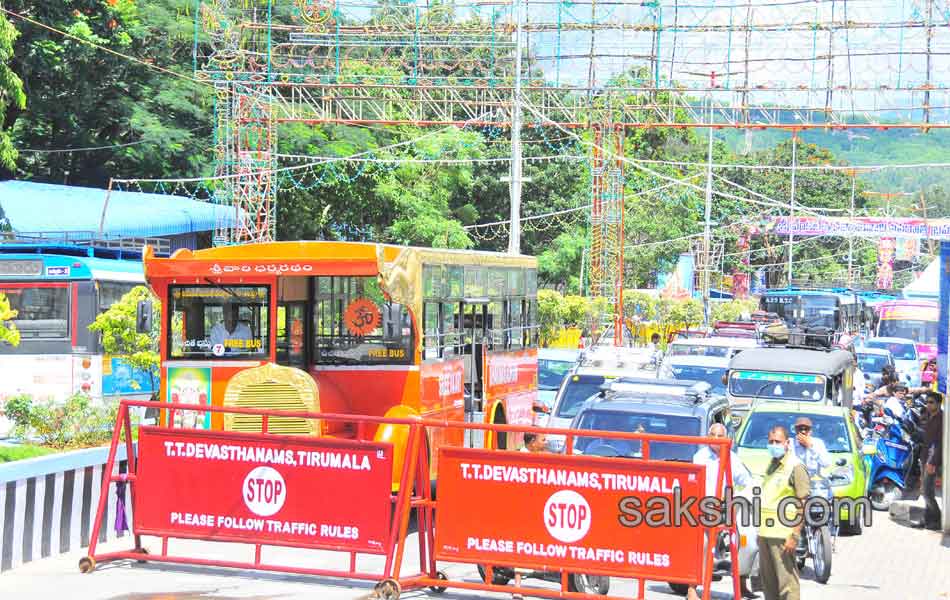 Landslides collapsed in Tirumala2