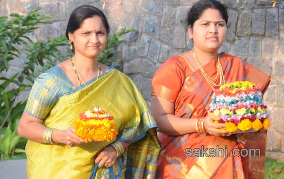 TRS Kavitha Bathukamma Celebrations25