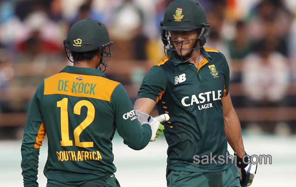 Morkels twin strikes give South Africa edge1