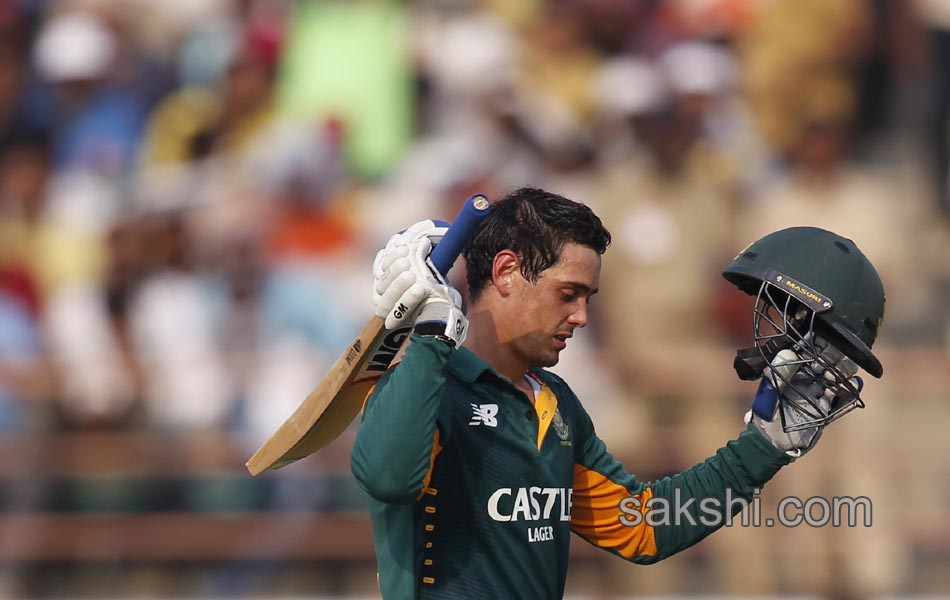 Morkels twin strikes give South Africa edge8