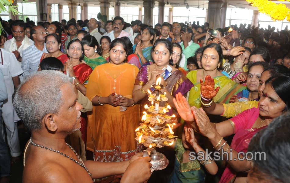 vijayawada kanakadurga temple6