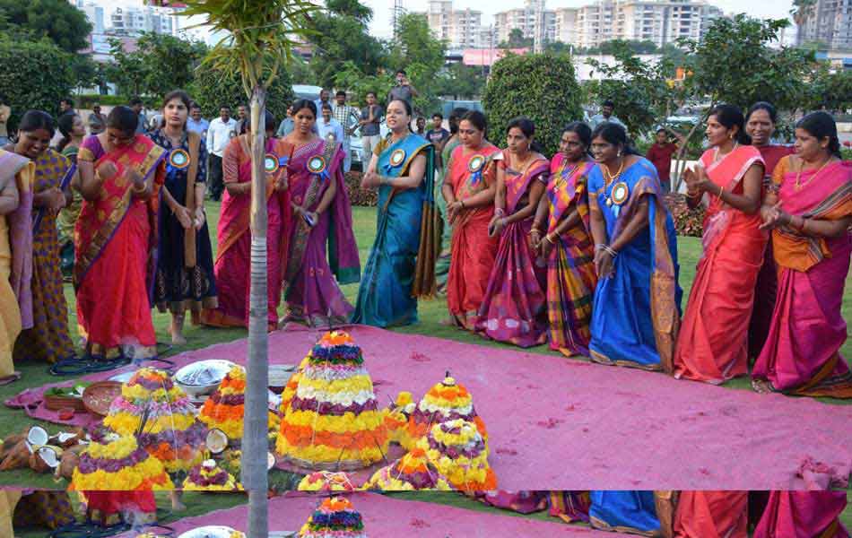 Bathukamma celebrations in hyderabad14