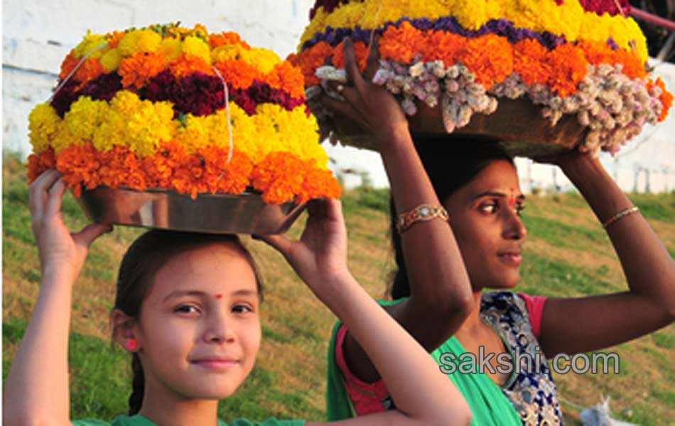 Bathukamma celebrations in hyderabad15