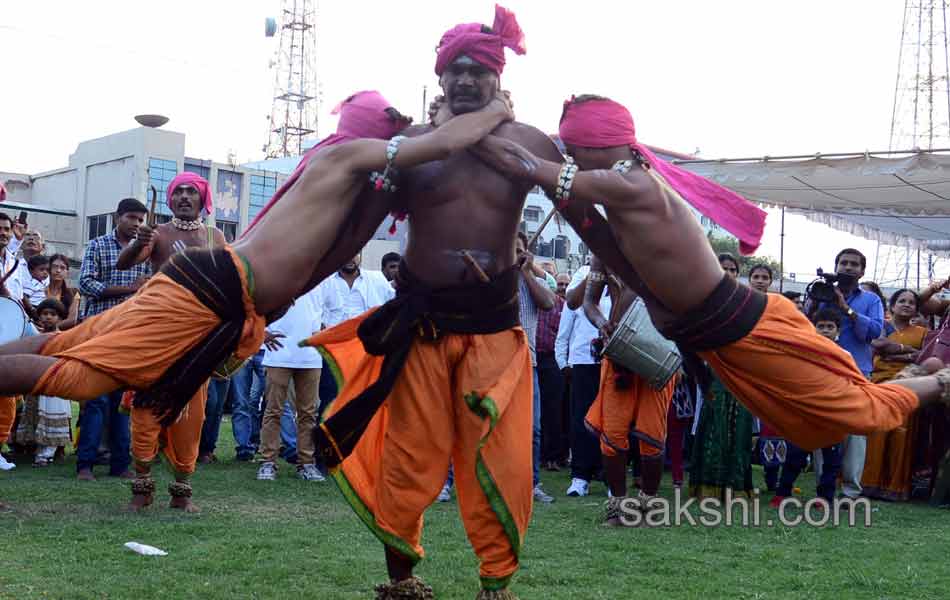 bathukamma rally from lb stadium to tankbund24