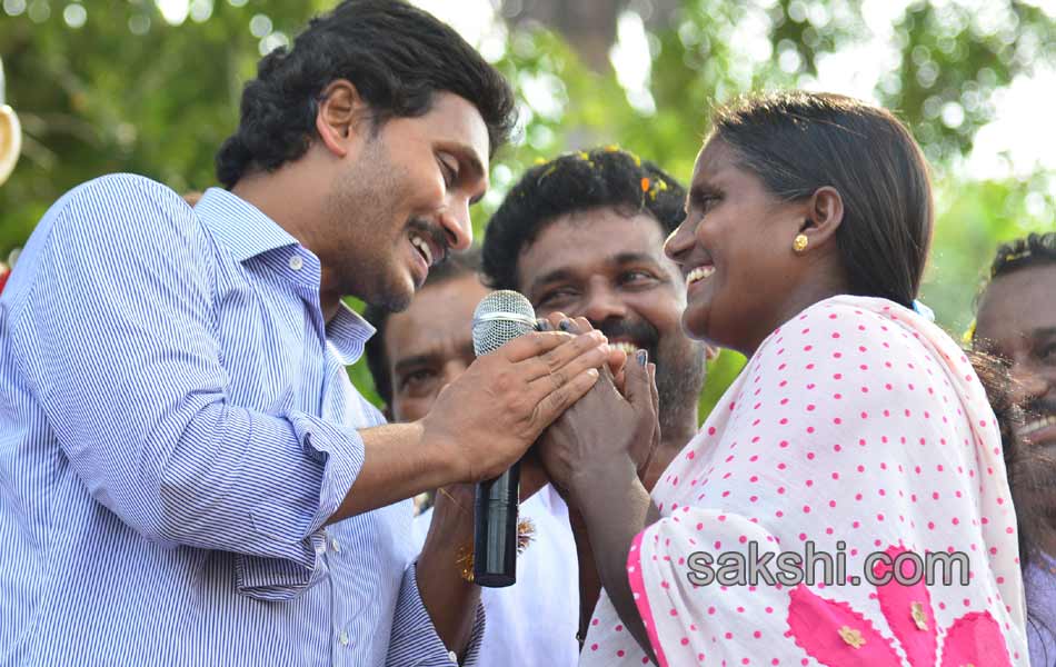 ys jagan mohan reddy speech in uddanda rayuni palem - Sakshi15