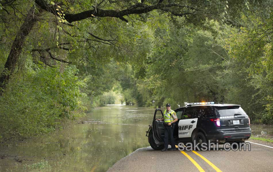 Hurricane flood in texas - Sakshi15