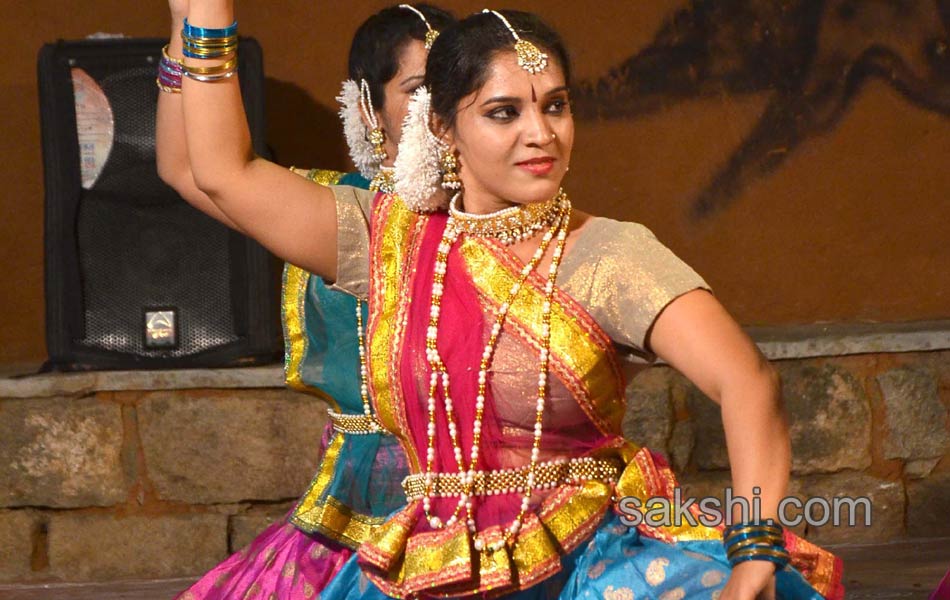 Kuchipudi dancer11