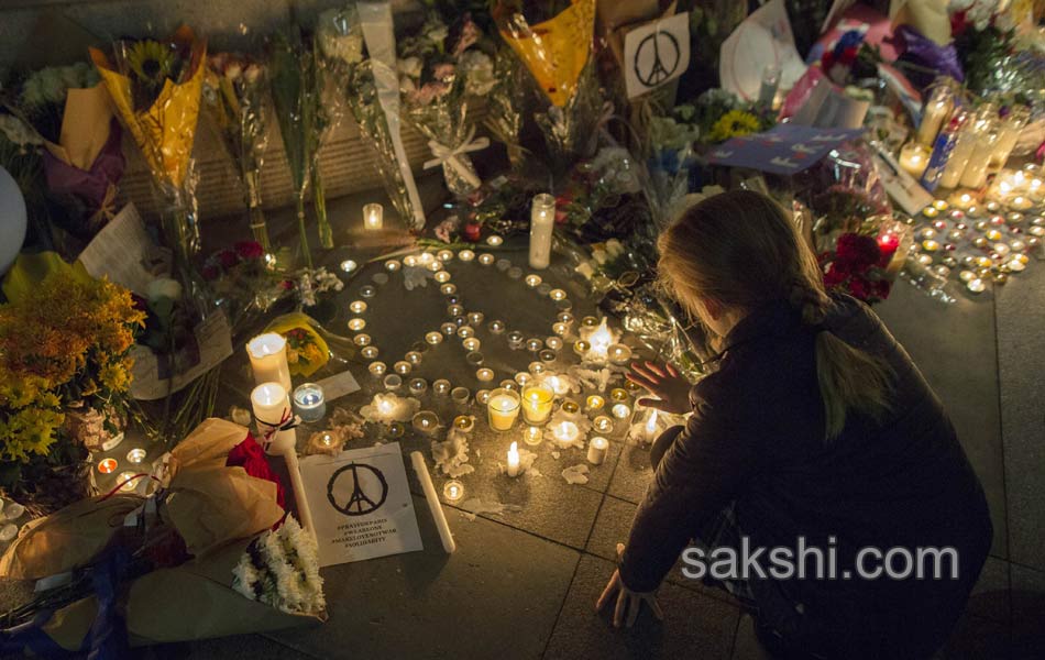 paris terror attacks people paying tribute6