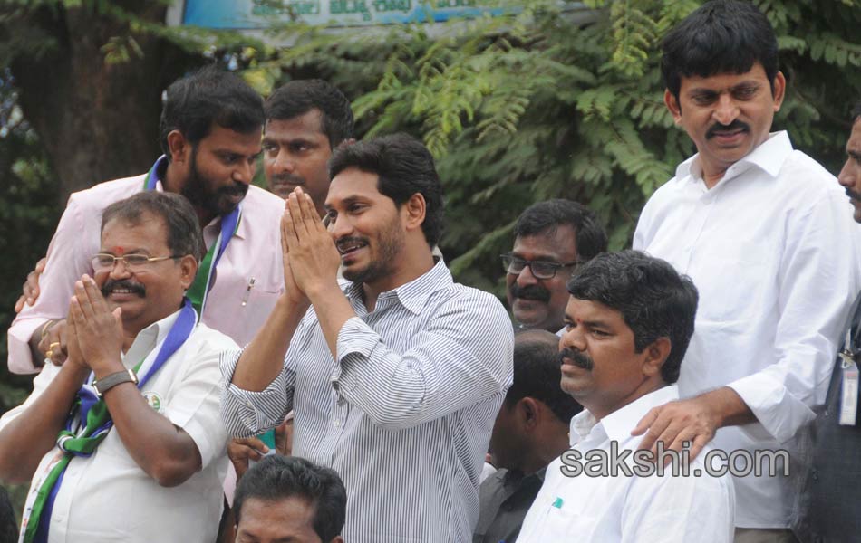 YS jagan mohan reddy speech in station ghanpur - Sakshi11