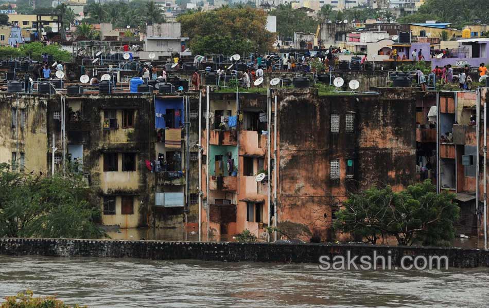 chennai submerged in rain water25