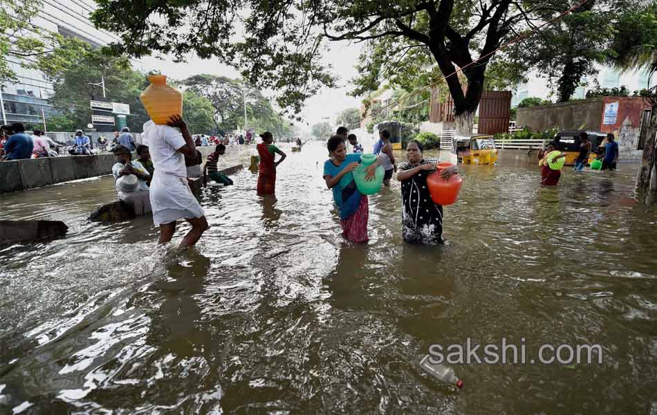 heavy rainfal in Chennai on Friday5