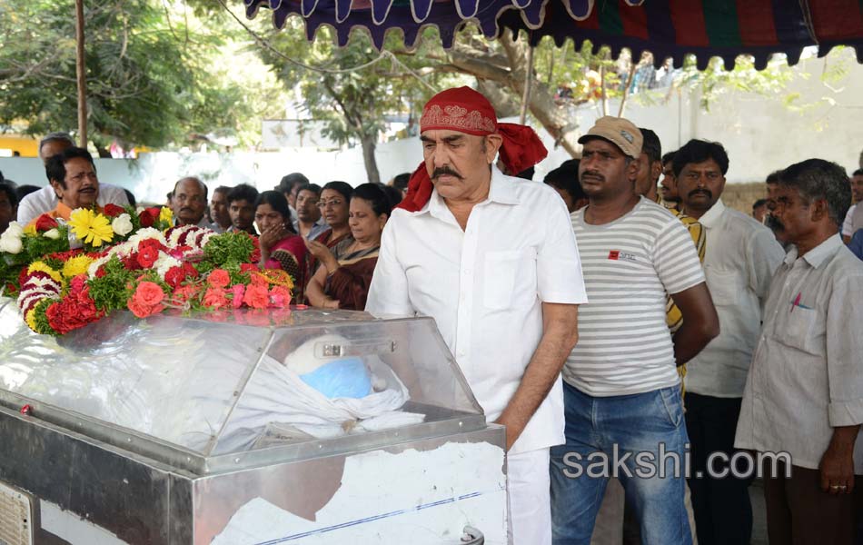 celebrity condolences to senior actor ranganat17