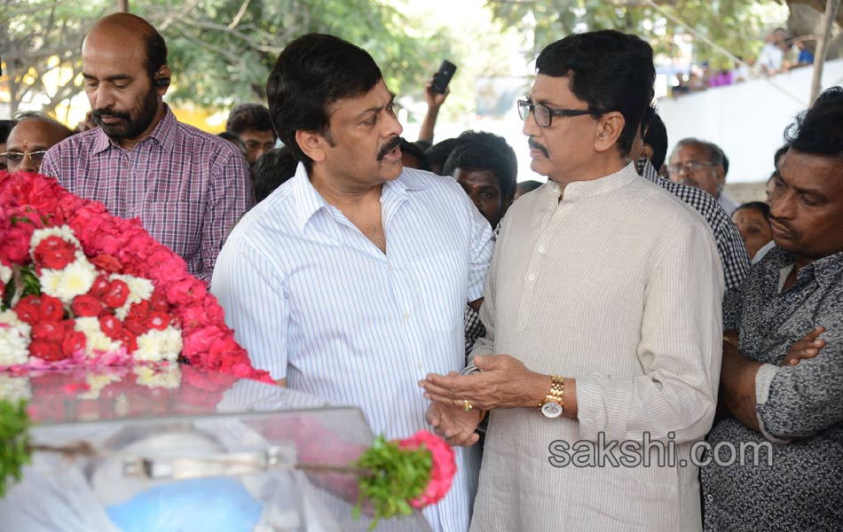 celebrity condolences to senior actor ranganat16