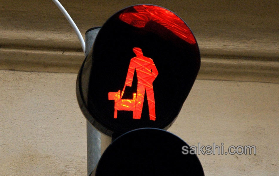 wonderful traffic signals around the world15