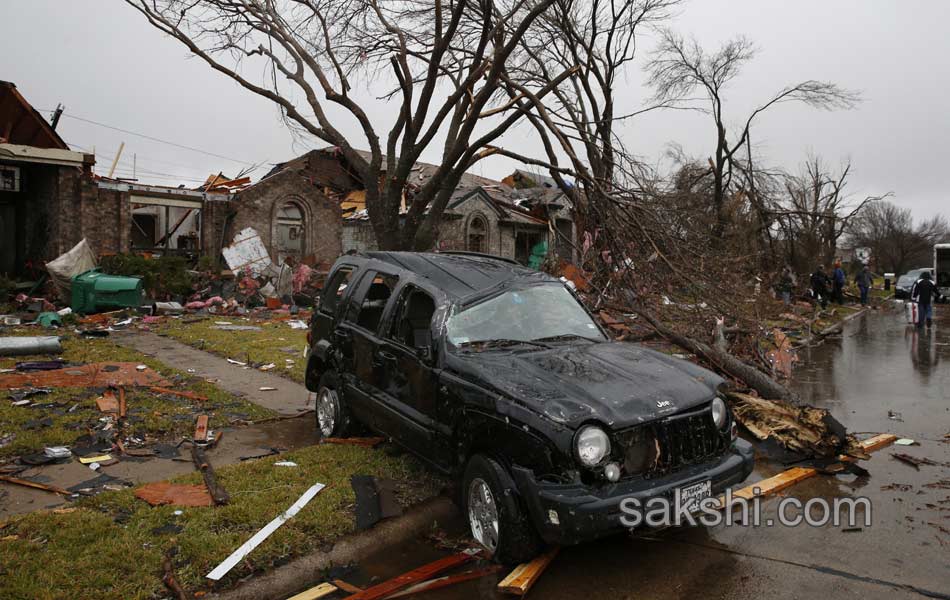 tornado in Garland - Sakshi18