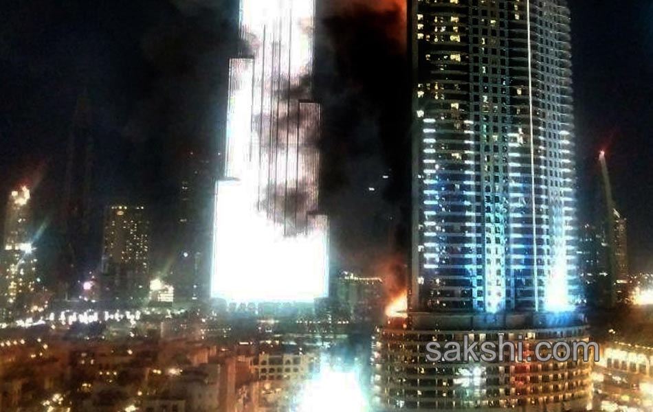 Dubai fire erupts at dubai hotel near burj khalifa13