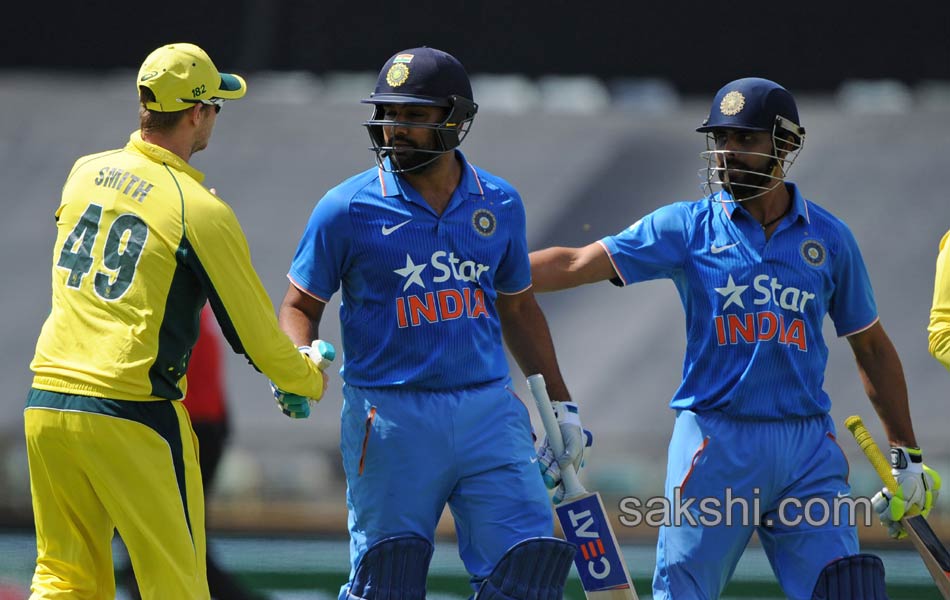 Australia beat India by five wickets in first ODI at Perth12