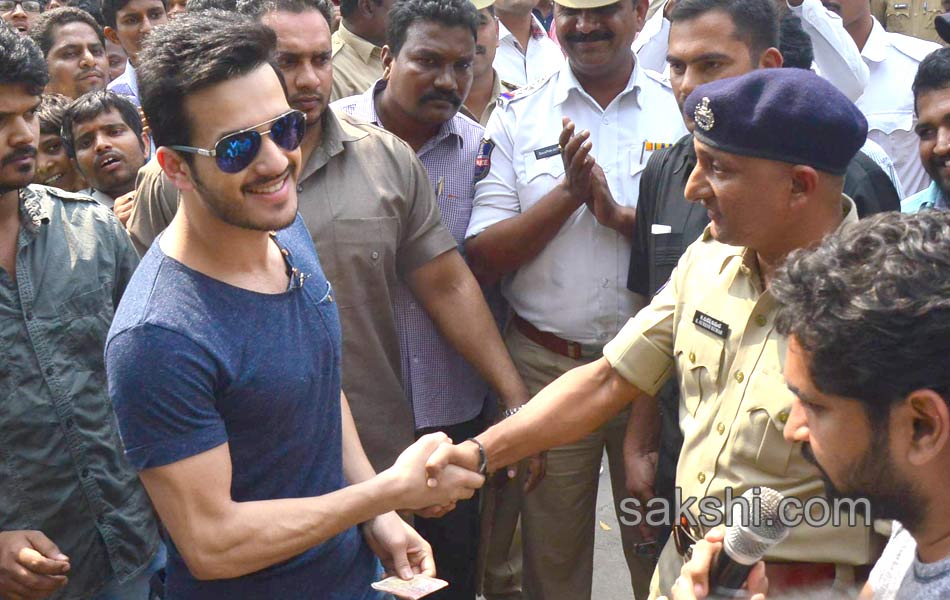 Akhil Akkineni at Khammam to Drive an Auto - Sakshi7