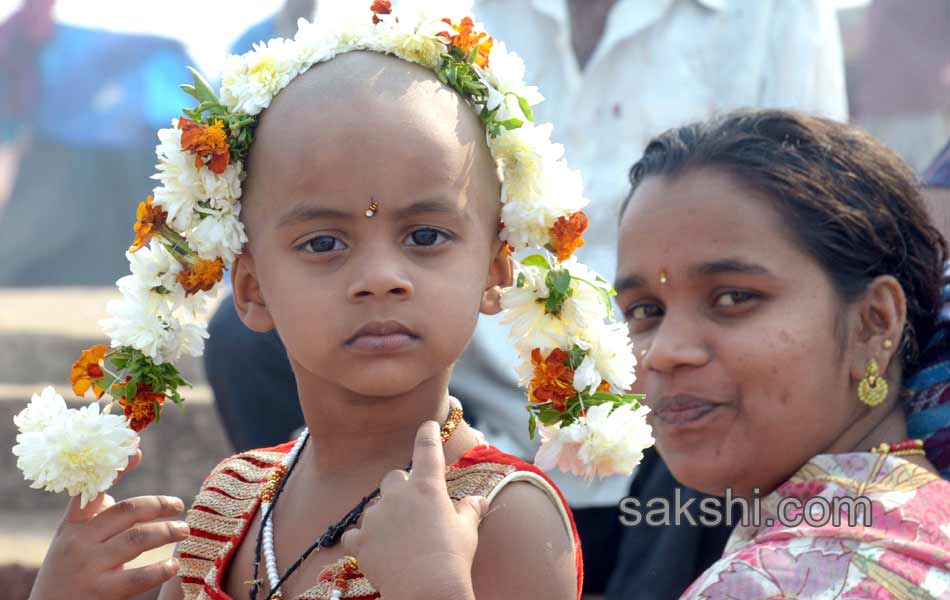 medaram jatara end still devotees rush in medaram2