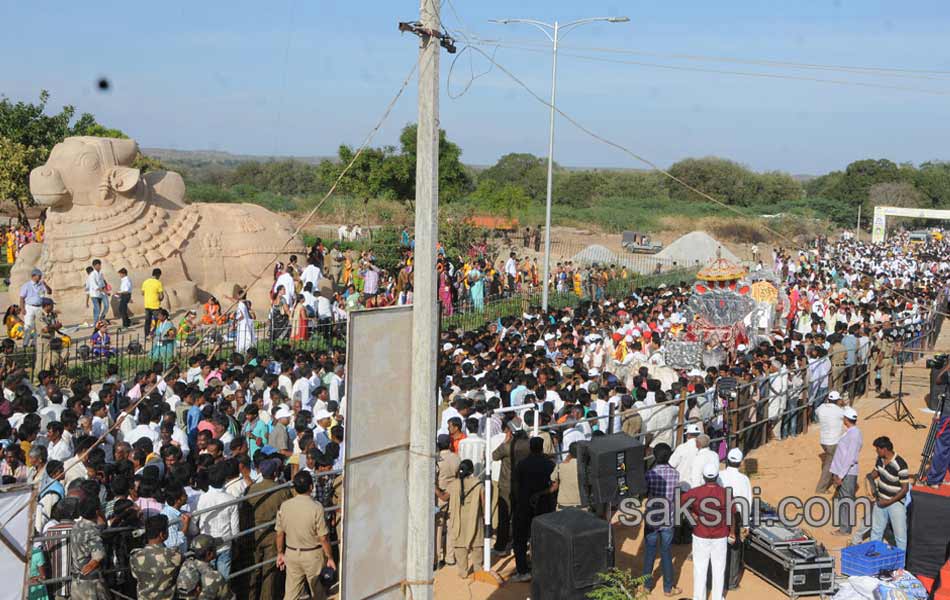 Lepakshi fete off to a colourful start7