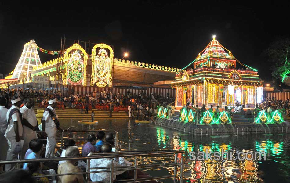 Srivari Teppotsavam4