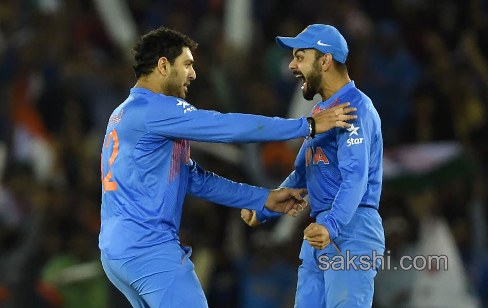 India beat Australia by six wickets in Mohali  reach semis16