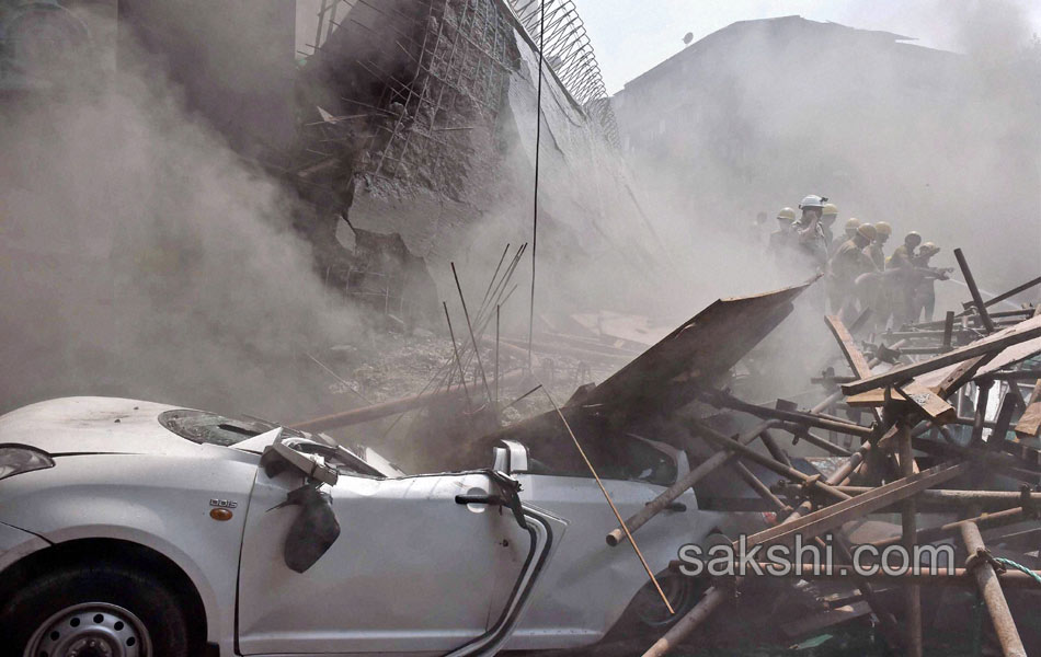 flyover collapsed in kolcutta19