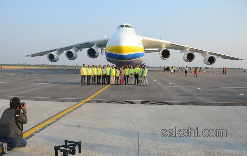 worlds largest cargo aircraft13