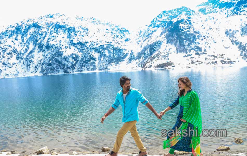chandamama raave movie stills11